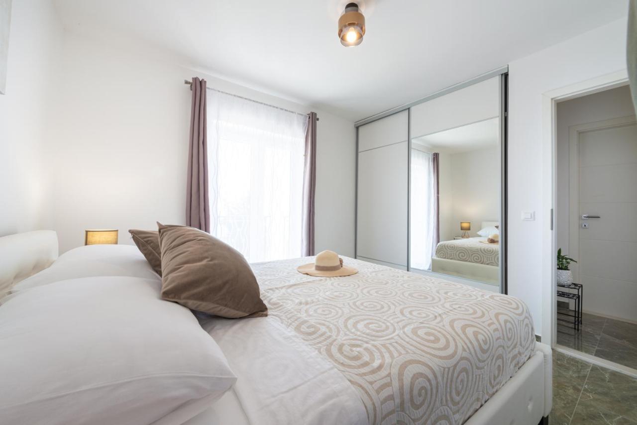 Golden Seaview Holiday Home Mlini Eksteriør bilde